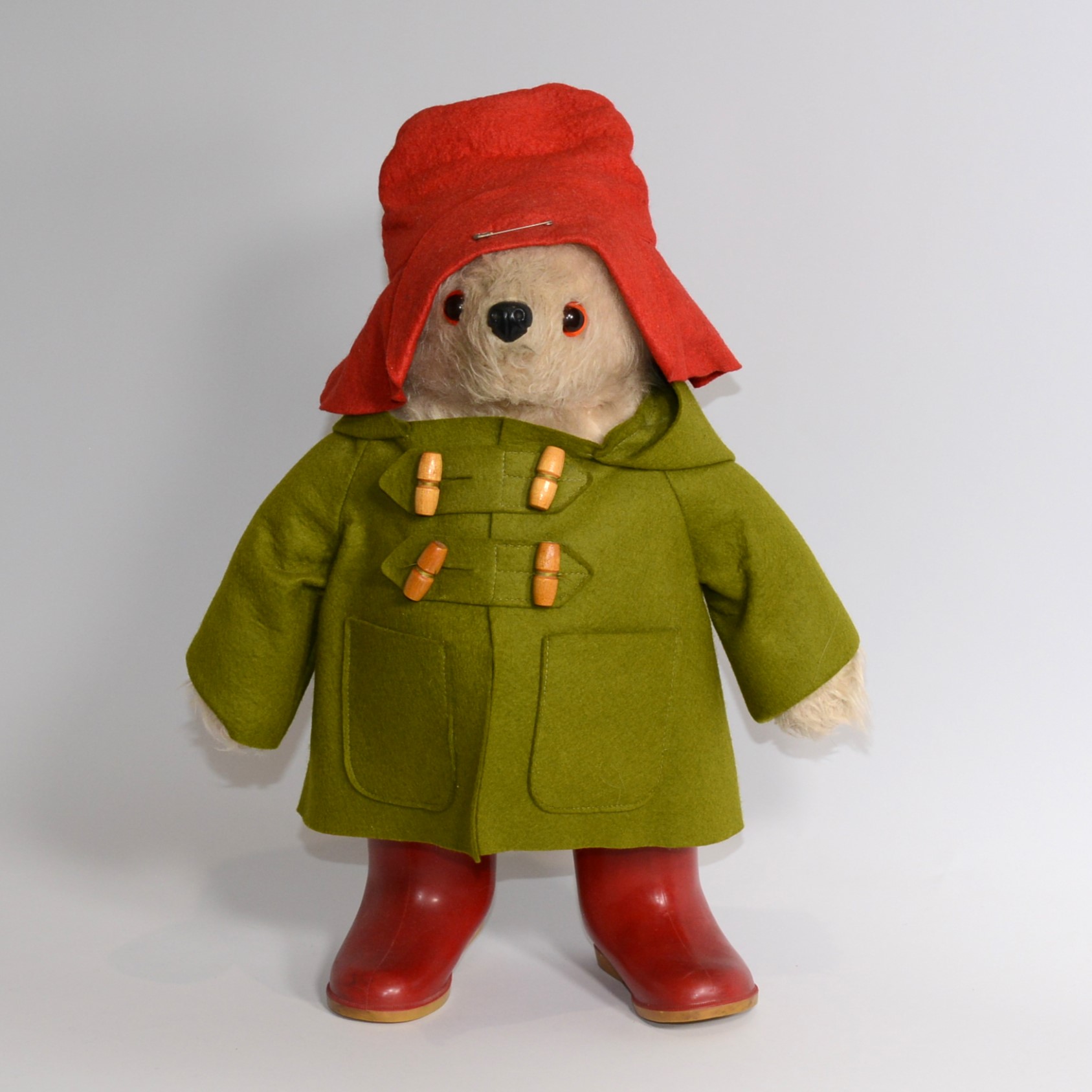 Gabrielle Designs - Paddington Bear - Green Coat - 1972 2 Gabrielle Designs - Paddington Bear - Green Coat - 1972