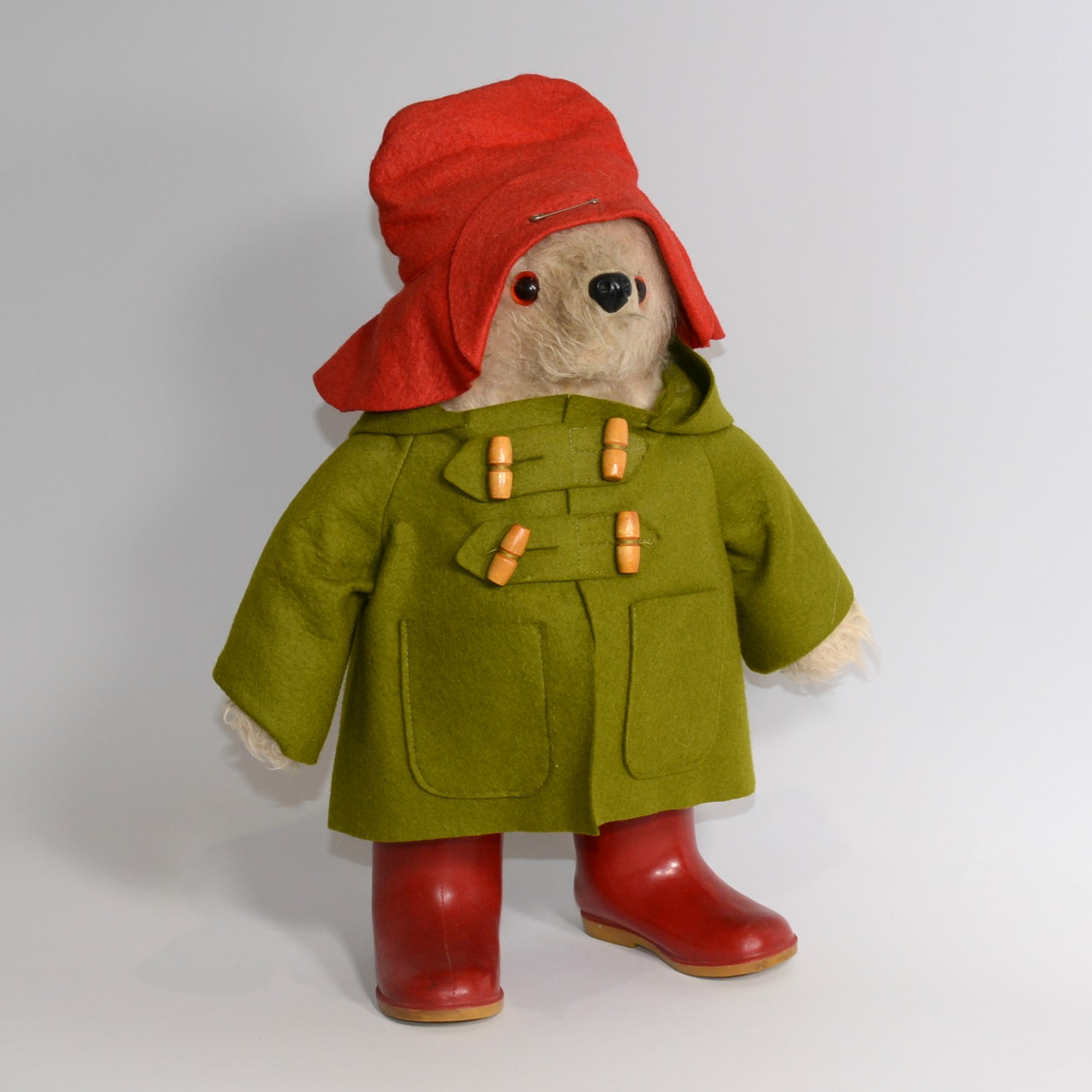 Gabrielle Designs - Paddington Bear - Green Coat - 1972 3 Gabrielle Designs - Paddington Bear - Green Coat - 1972