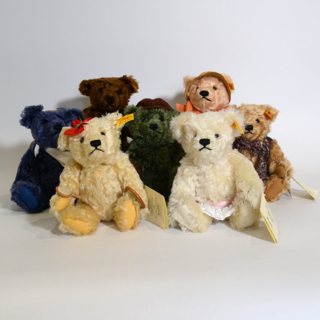 Steiff-Days-of-the-Week-Bears-