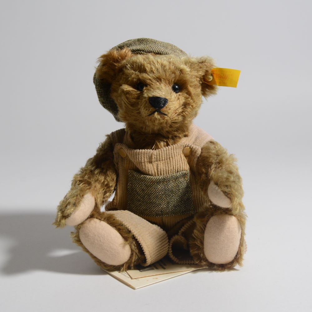 Steiff - EAN 028649 - Classic Teddy Bear - Hornseys Gallery