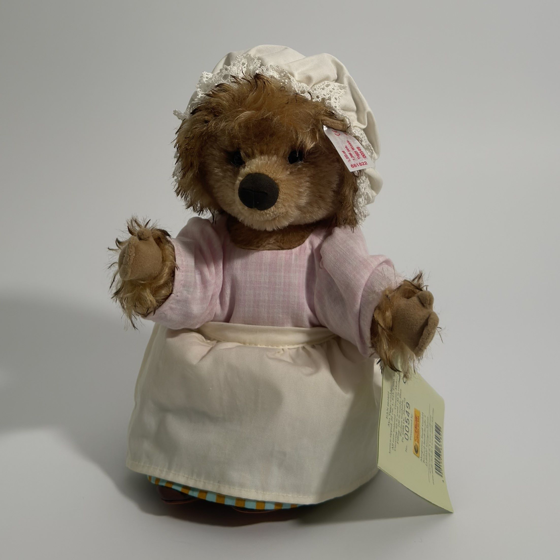 Steiff - EAN 661822 - Mrs Tiggy-Winkle - 2005 - Limited Edition 1 Steiff - EAN 661822 - Mrs Tiggy-Winkle - 2005