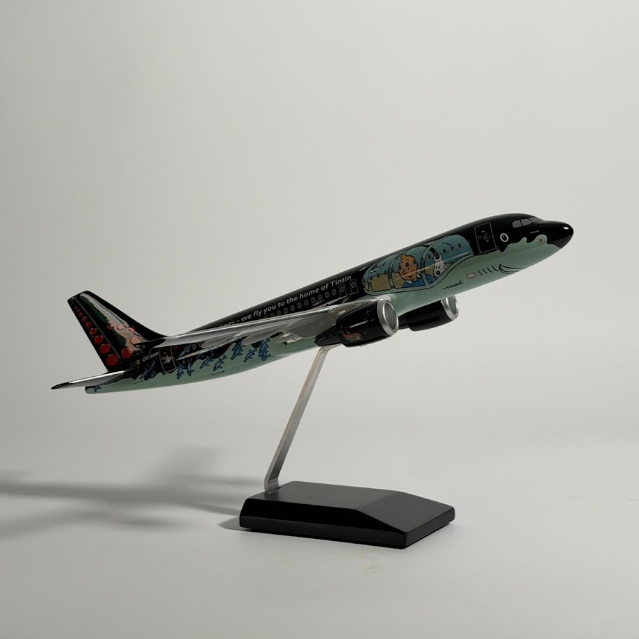 Airbus A320 "Rackham" Brussels Airlines x Tintinimaginatio - 29968 - 1:100 Scale Limited Edition Model Aircraft - Limited Edition - 2023 2 Airbus A320 "Rackham" Brussels Airlines x Tintinimaginatio - 29968 - 1:100 Scale Limited Edition Model Aircraft - Limited Edition - 2023