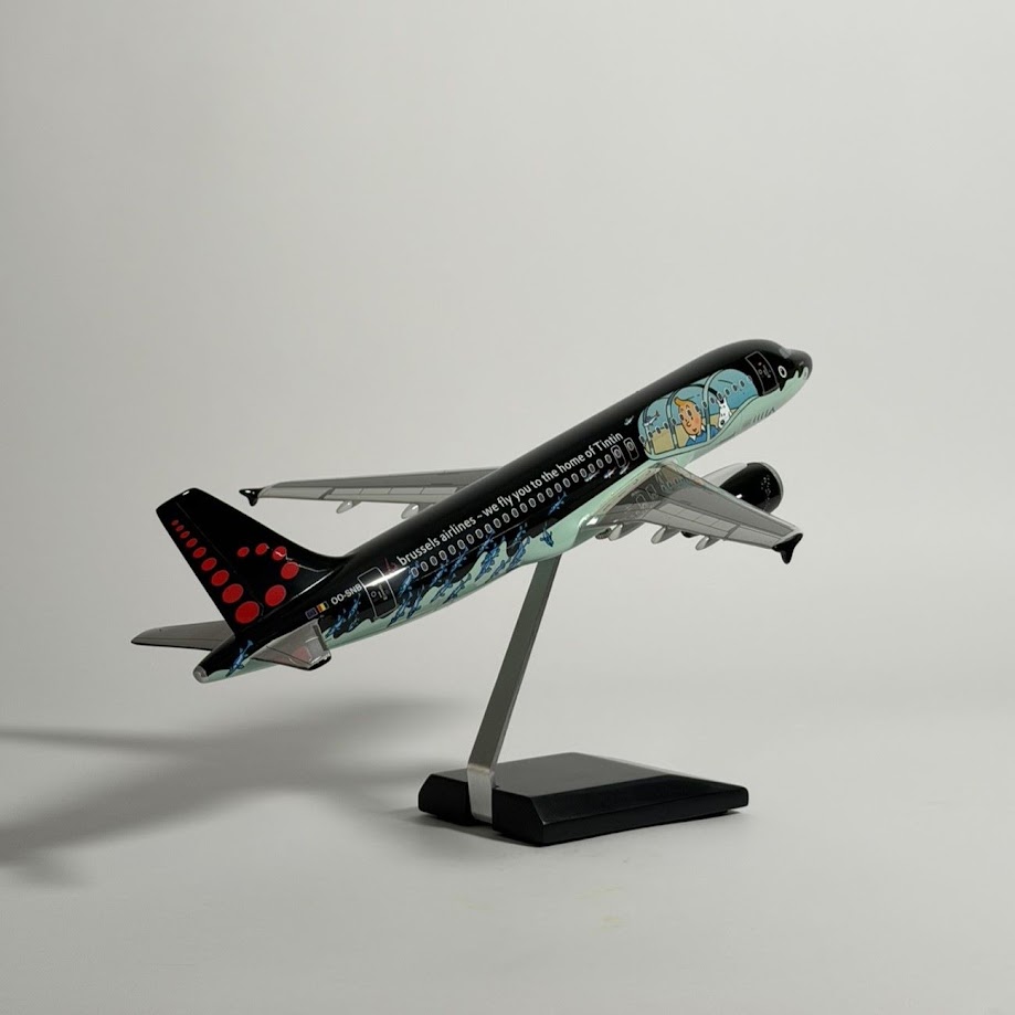 Airbus A320 "Rackham" Brussels Airlines x Tintinimaginatio - 29968 - 1:100 Scale Limited Edition Model Aircraft - Limited Edition - 2023 7 Airbus A320 "Rackham" Brussels Airlines x Tintinimaginatio - 29968 - 1:100 Scale Limited Edition Model Aircraft - Limited Edition - 2023