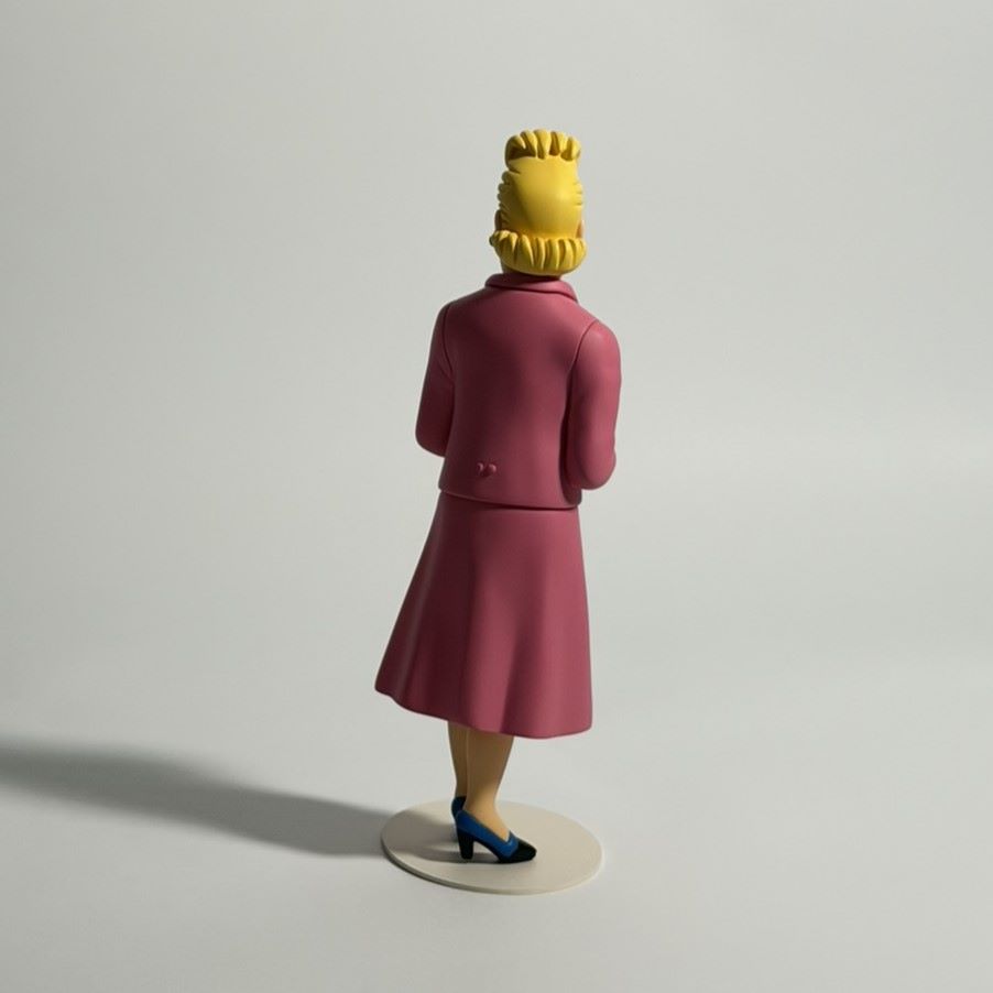 Bianca Castafiore - 46009 - Tintin Museum Collection Resin Model - Le Musée Imaginaire de Tintin - Limited Edition - 2023 3 Bianca Castafiore - Tintin Museum Collection Resin Model - Le Musée Imaginaire de Tintin - Limited Edition - 2023