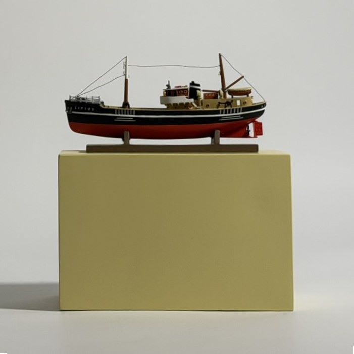 Sirius - 46021 - Tintin Museum Collection Resin Model - Le Musée Imaginaire de Tintin - Limited Edition - 2024 3 Sirius - 46021 - Tintin Museum Collection Resin Model - Le Musée Imaginaire de Tintin - Limited Edition - 2024