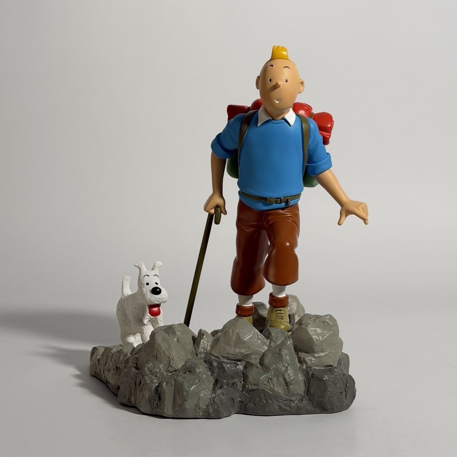 Tintin Hiker - 47000 - Tintin Randonneur - Tintinimaginatio - Limited Edition Sculpture - 2023 2 Tintin Hiker - 47000 - Tintin Randonneur - Tintinimaginatio - Limited Edition Sculpture - 2023