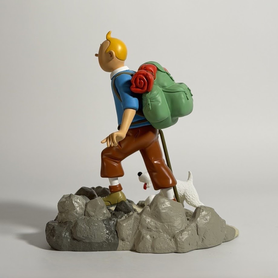 Tintin Hiker - 47000 - Tintin Randonneur - Tintinimaginatio - Limited Edition Sculpture - 2023 3 Tintin Hiker - 47000 - Tintin Randonneur - Tintinimaginatio - Limited Edition Sculpture - 2023