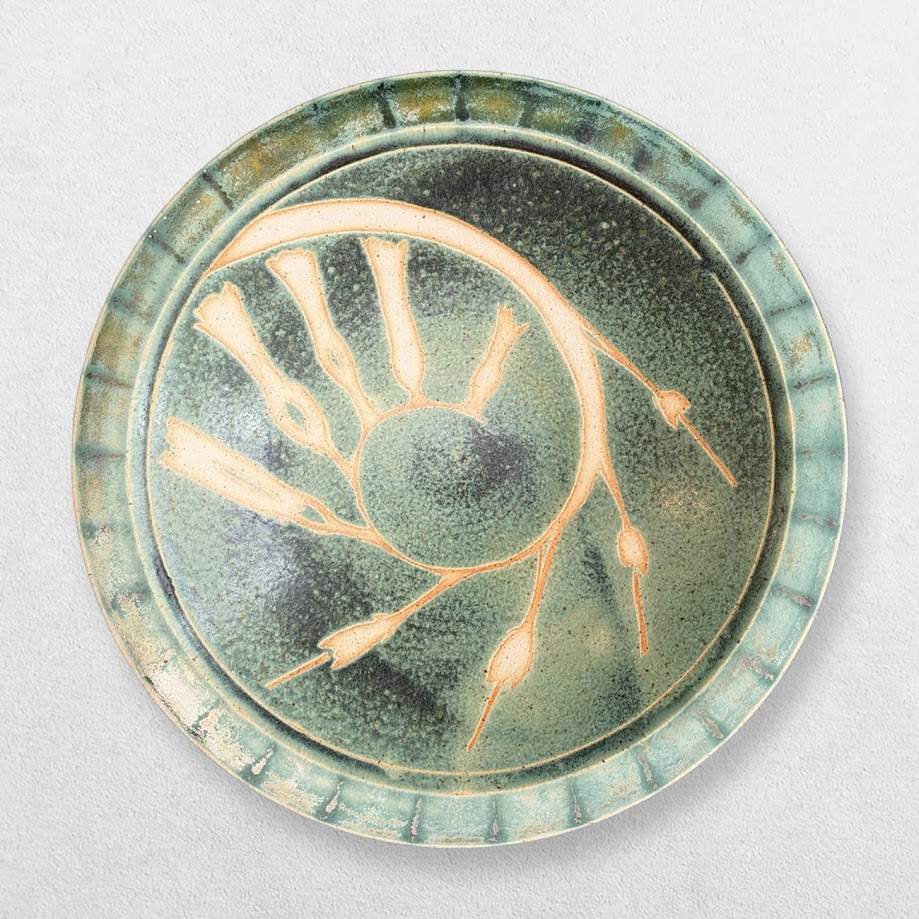 Hannah Arnup for Ballymorris Pottery – Large Green Sgraffito Stoneware Bowl 1 Hannah Arnup for Ballymorris Pottery – Large Green Sgraffito Stoneware Bowl