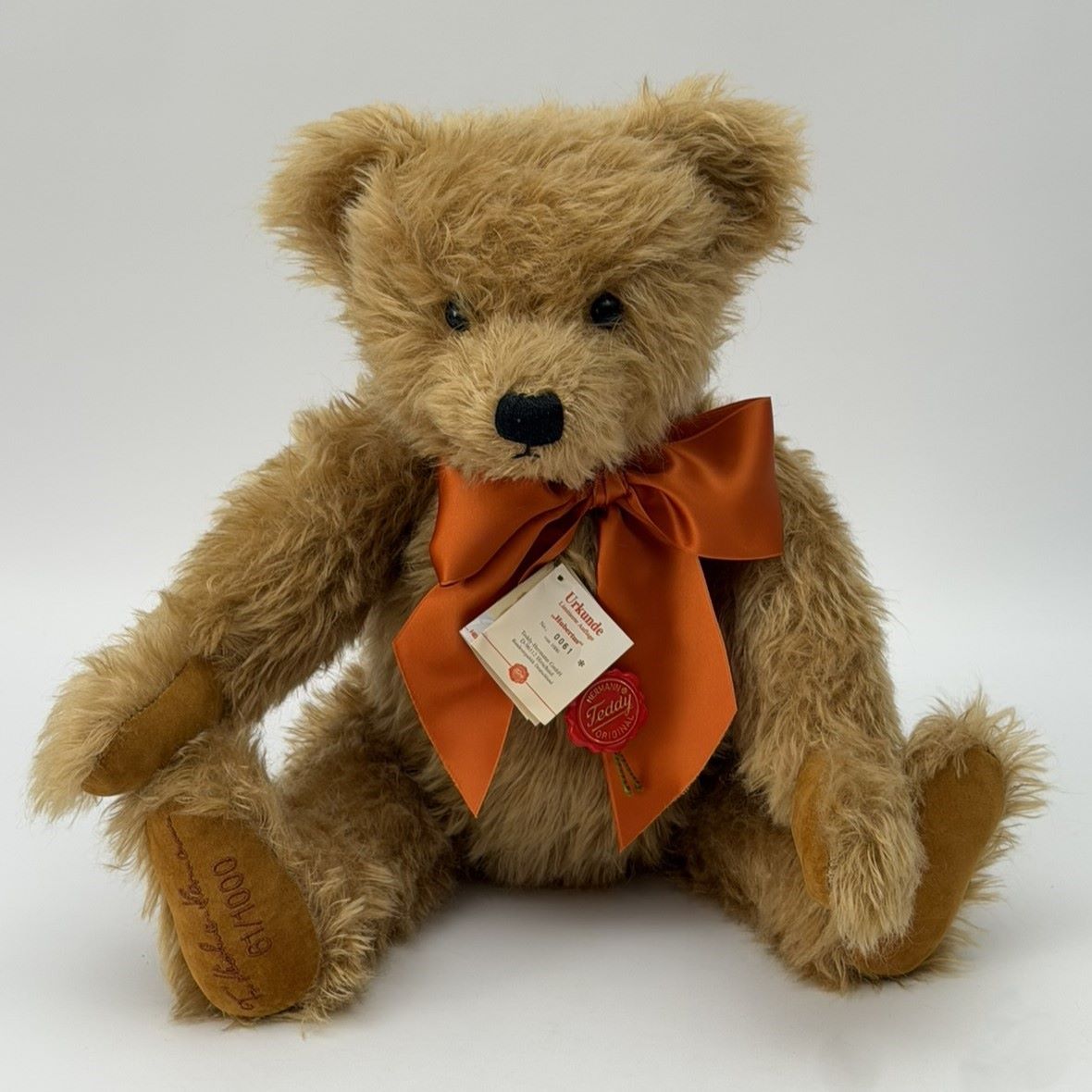 Hermann Teddy Original “Hubertus” Limited Edition Bear – No. 61/1000 – Mohair – c. 1990s 2 Hermann Teddy Original “Hubertus” Limited Edition Bear – No. 61/1000 – Mohair – c. 1990s